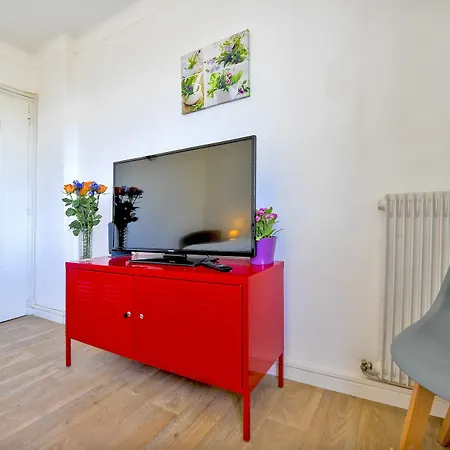 Grand Proche Transport Apartment *